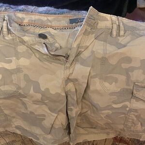 Natural reflections women’s Beige Tan Camo Cargo Shorts